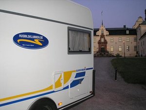 Husbilenvid slottet.jpg