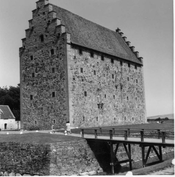 img908.jpg img908.jpg