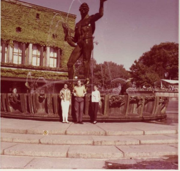 img914.jpg img914.jpg