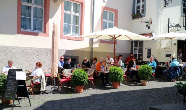 9 serv.jpg 9 serv.jpg