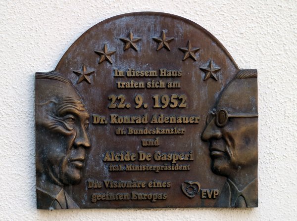 16 Adenauer.jpg
