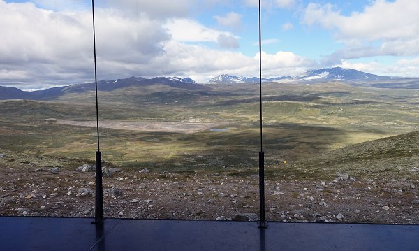 Hjerkin mot snöheta.jpg Hjerkin mot snöheta.jpg