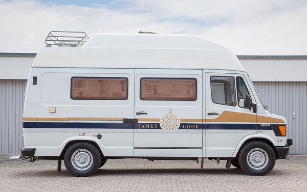 02-mercedes-benz-james-cook-camping.jpg