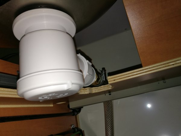 Vattenlås_4.jpg Vattenlås_4.jpg