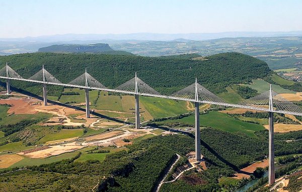 ViaducdeMillau.jpg