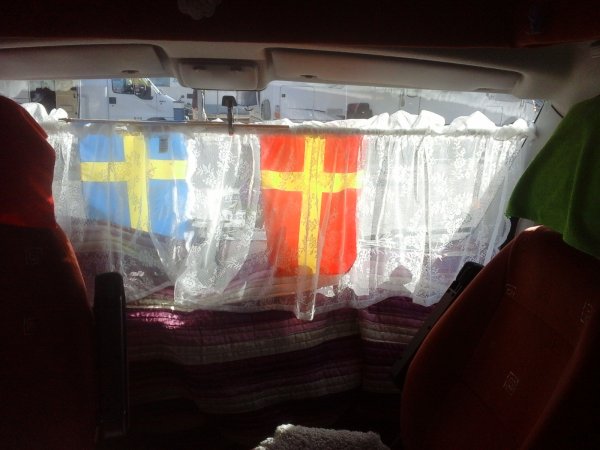 171122 flaggorna.jpg