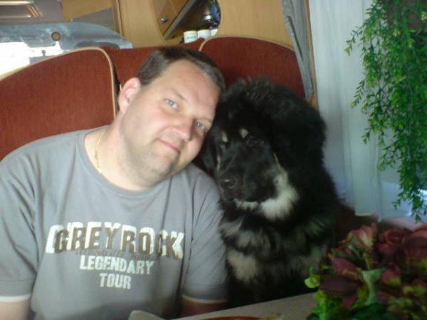 iza o husse 31 maj-09 gosar.jpg