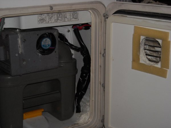 Fläkthus,ventil, sladd skarv.JPG Fläkthus,ventil, sladd skarv.JPG