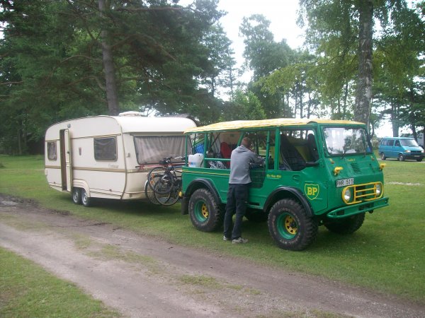 valp med husvagn.jpg