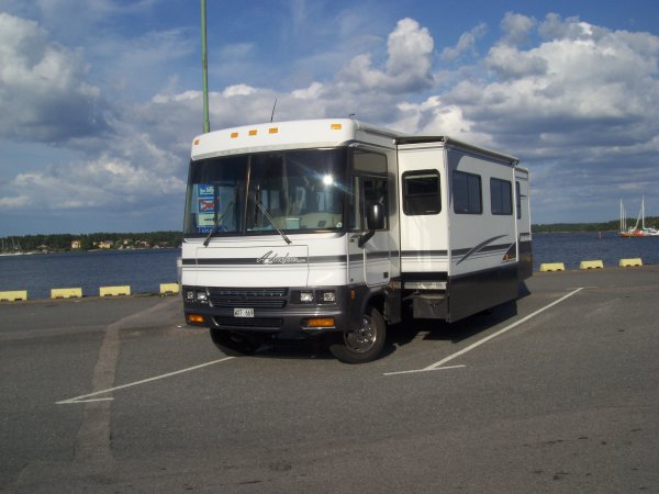 Box 219.jpg Box 219.jpg