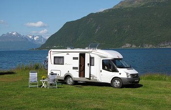 Vid fjord på väg mot Lofoten.jpg