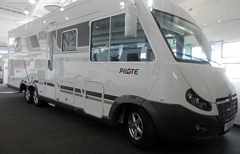 Pilote Exploreateur 832