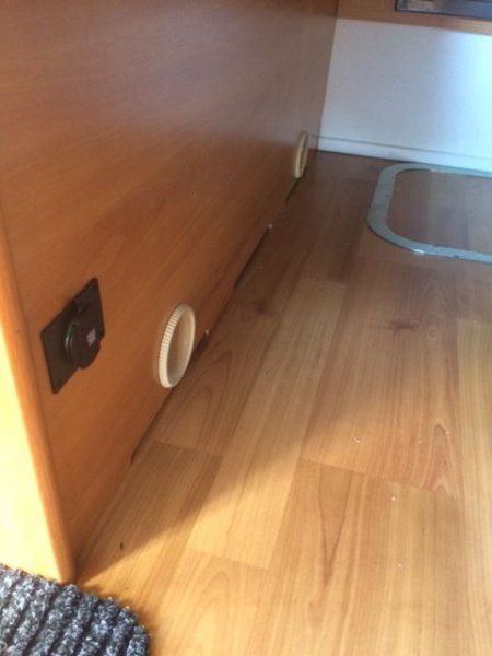 eluttag.jpg eluttag.jpg