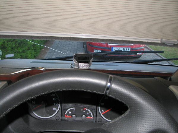 Bobrik på instrument brädan.JPG