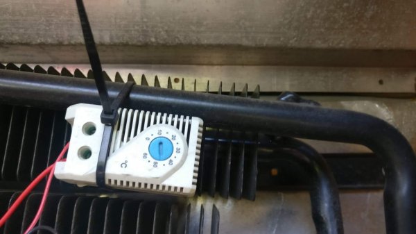 termostat.jpg termostat.jpg