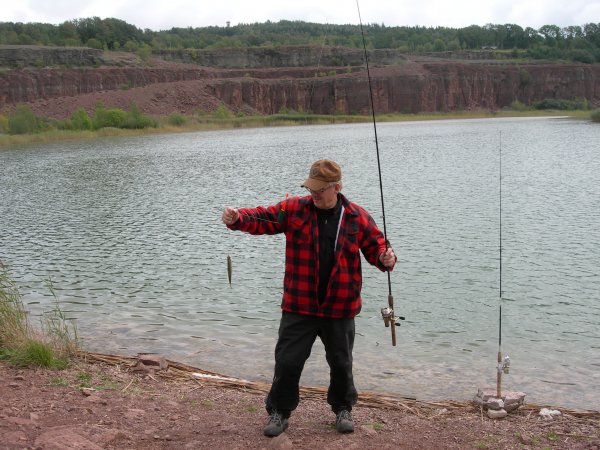 säger inte vad som fasta på kroken.jpg