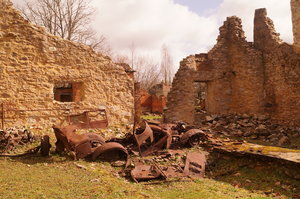 Oradour sur Glane, Brända staden 030.JPG