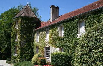 Colombey-les-deux-Églises 2.JPG Colombey-les-deux-Églises 2.JPG