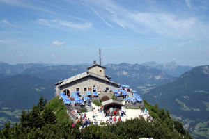 300px-Kehlsteinhaus_July_27_2005.jpg