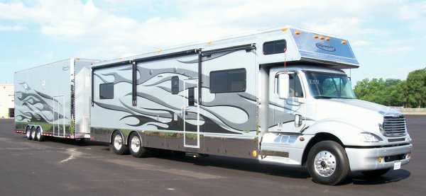 motorhome_trailer%20k1853.jpg