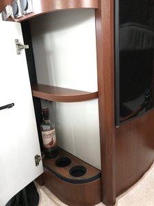 Barskåp.jpg Barskåp.jpg