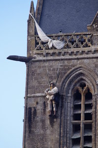 Omaha, soldat i kyrktornet 090.JPG