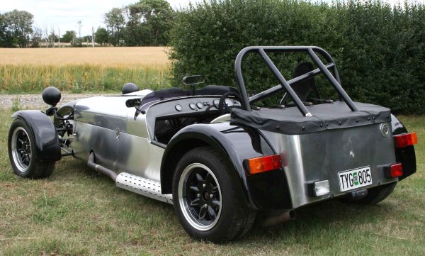 Caterham3.jpg