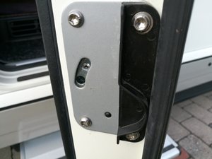 Låsbult med låsskruv.jpg