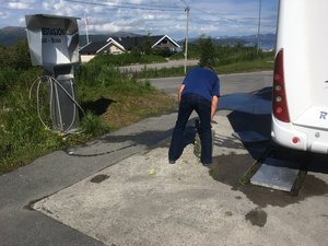 2017-07-09 10.59.51 Tömning på bensinmack..jpg