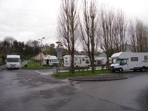 F 145 Ställplatsen mitt i Arromanche.jpg