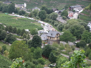 Mayschoss ställplats från ovan.JPG