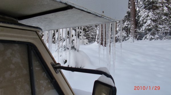 27-29  jan 2010 istappar från taket 009.jpg 27-29  jan 2010 istappar från taket 009.jpg