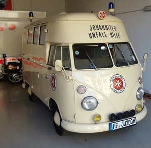 krankenwagen-johanniter-16d81eb4-0c4a-4a5f-8ce0-b5ea34306aa5.jpg