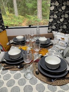 Välkommen till bords.