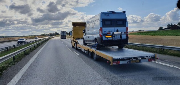 Bärgningsbil.jpg Bärgningsbil.jpg