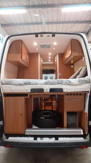 Bakifrån mot säng.jpeg