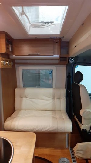 Soffa mot köket.jpeg