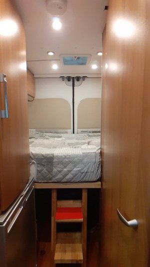 Upp mot sängen.jpeg