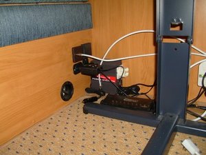 Extrauttag undr bordet.jpg Extrauttag undr bordet.jpg