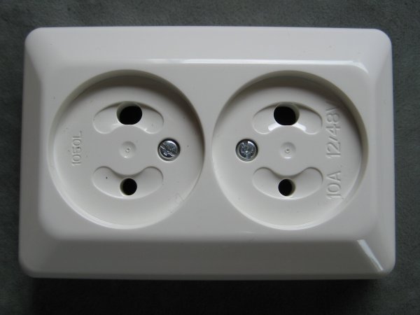 01_12-volts uttag.jpg