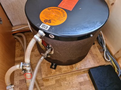 varmvattenberedare (1).jpeg varmvattenberedare (1).jpeg