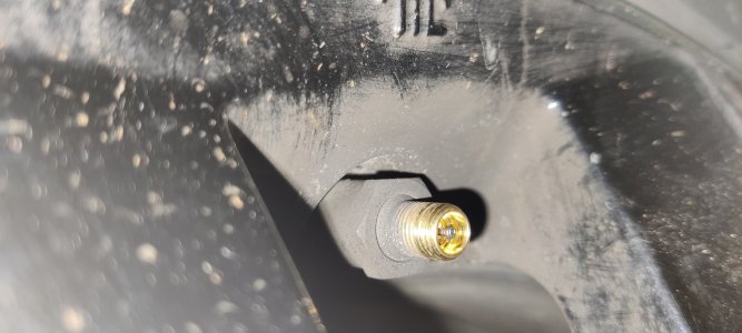 Ventil TPMS.jpg Ventil TPMS.jpg