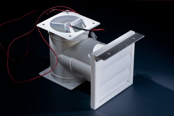 Toaavluftning C250 06.jpg Toaavluftning C250 06.jpg