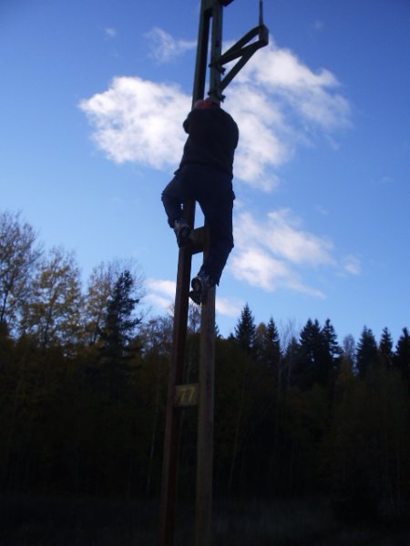 Smidig gubbe på väg upp.JPG