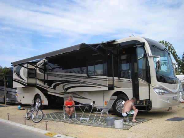 Husbilar på campingen 010.JPG