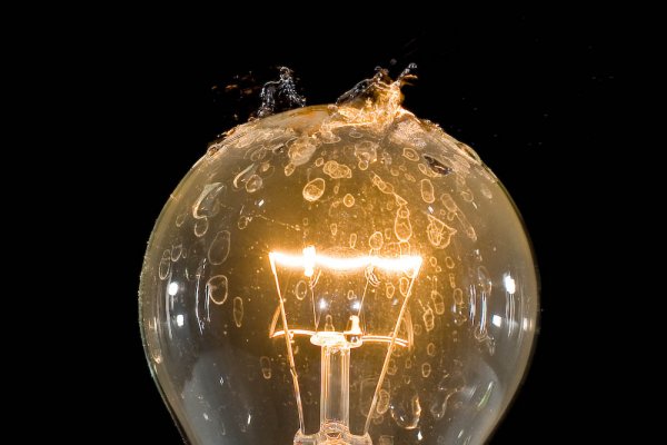 Glödlampa.jpg Glödlampa.jpg