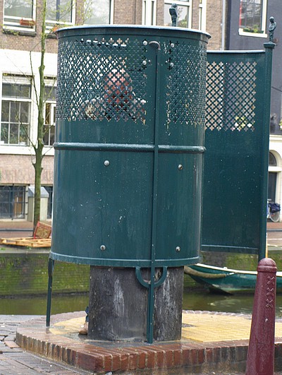 pissoir-amsterdam.jpg