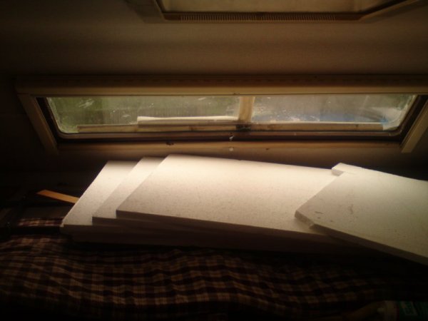 LMC Liberty 6400 alkovfönster 2.jpg