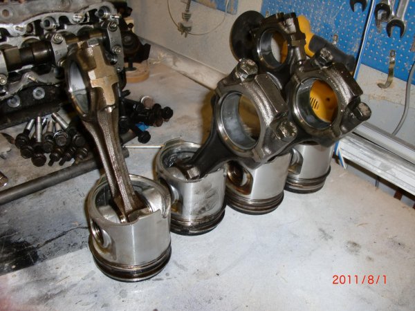 Kolvarna på bänken   juli 2011 023   B.jpg