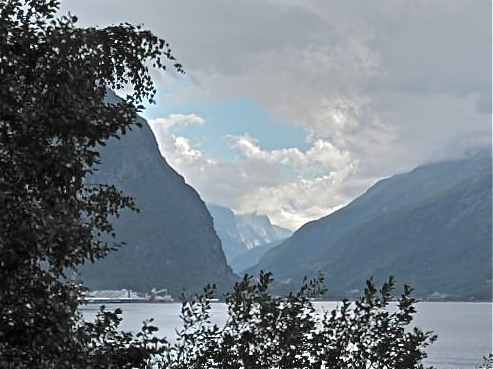 Mörk o ljus.jpg Mörk o ljus.jpg